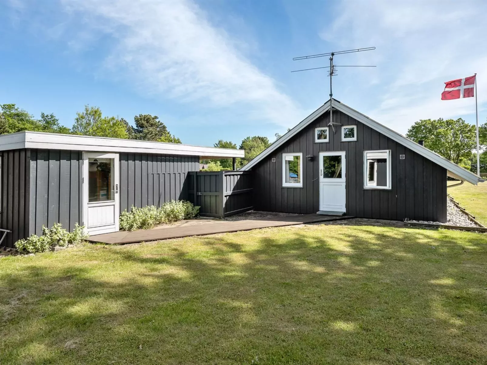 "Herbert" - 1km from the sea-Outside