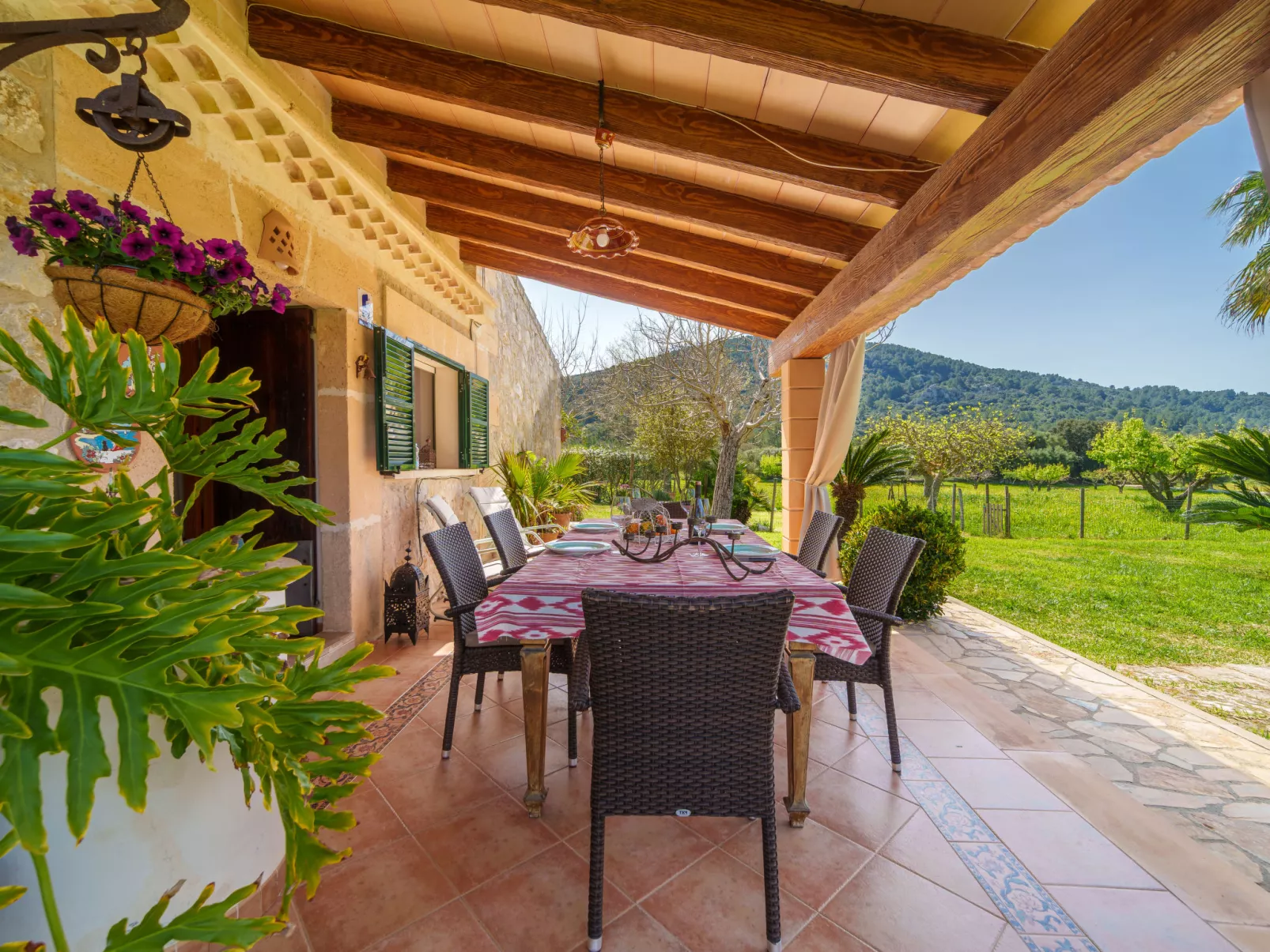Paratge de Fangar-Outside