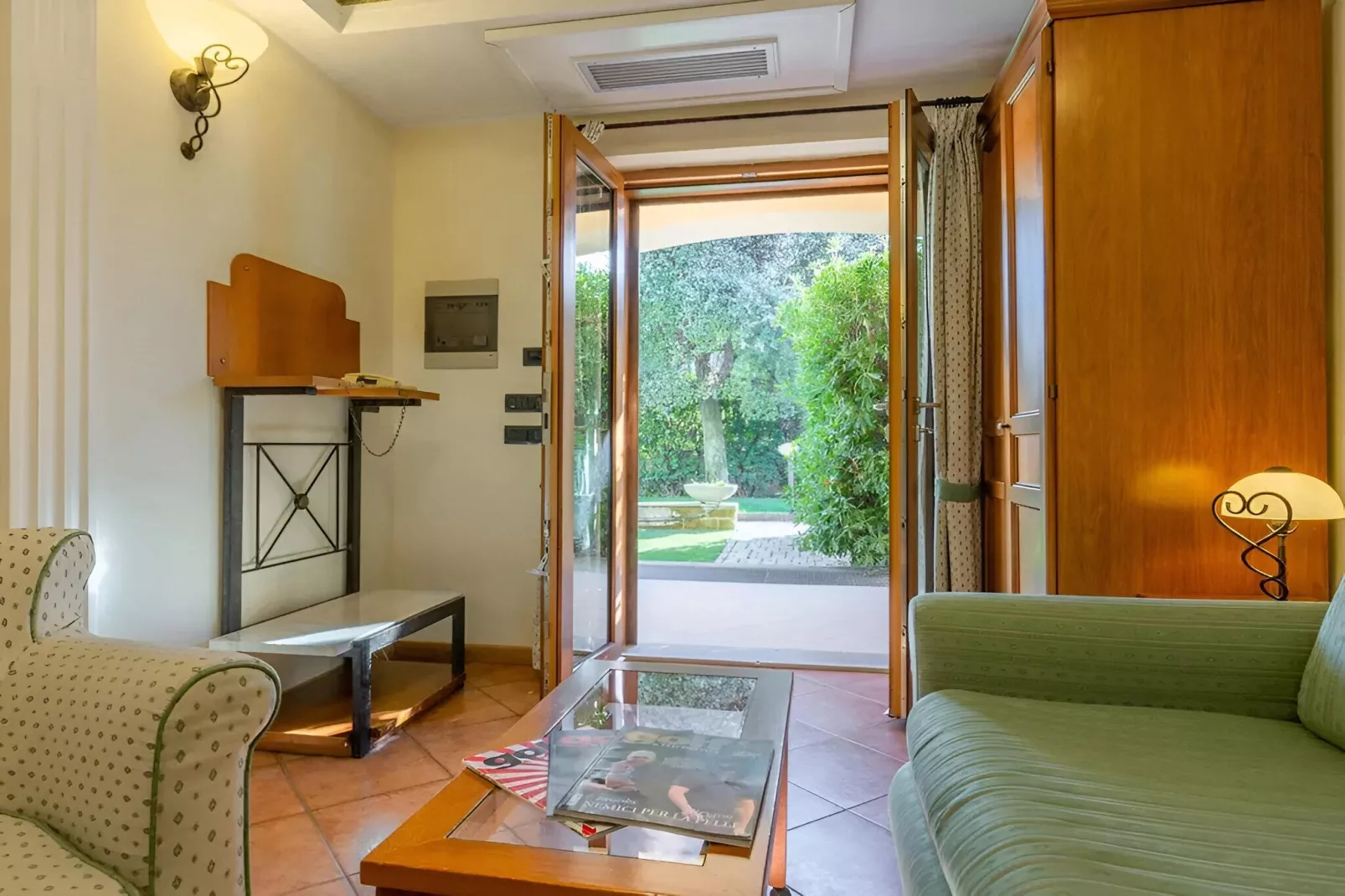 Bilocale vista Golf 120-Wohnzimmer