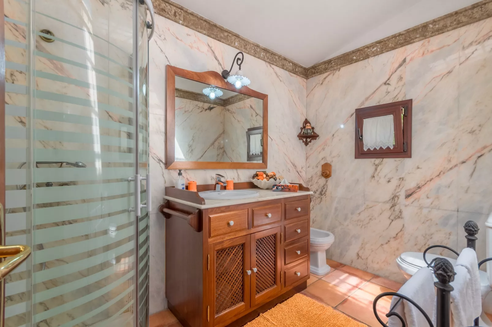 Buitre negro, Finca 5StarsHome Mallorca-Bathroom