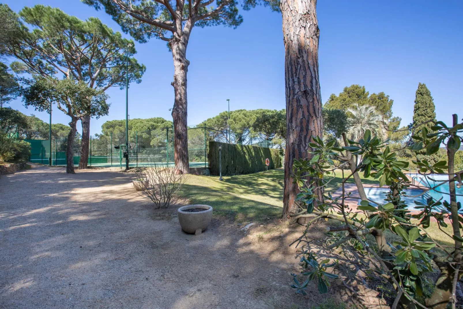 Puig Artigas 2-Gardens summer