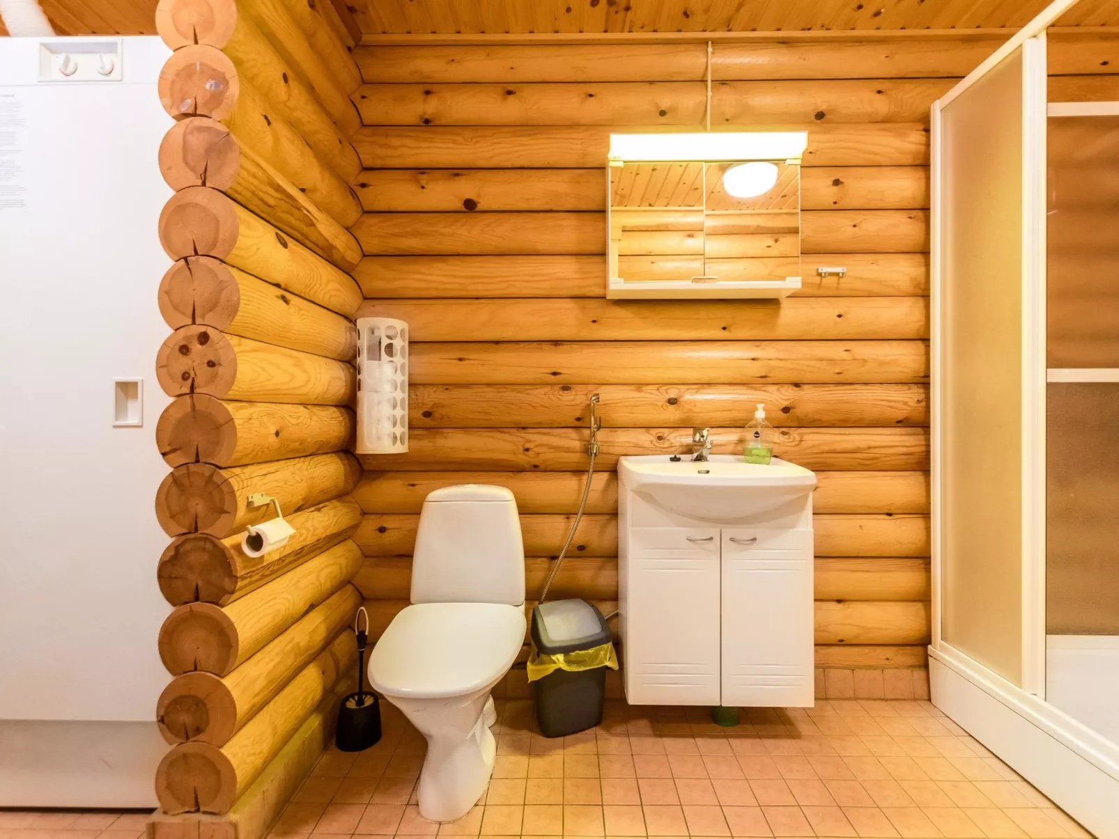 Kilpolan orvokki, pauliina ja karoliina-Inside