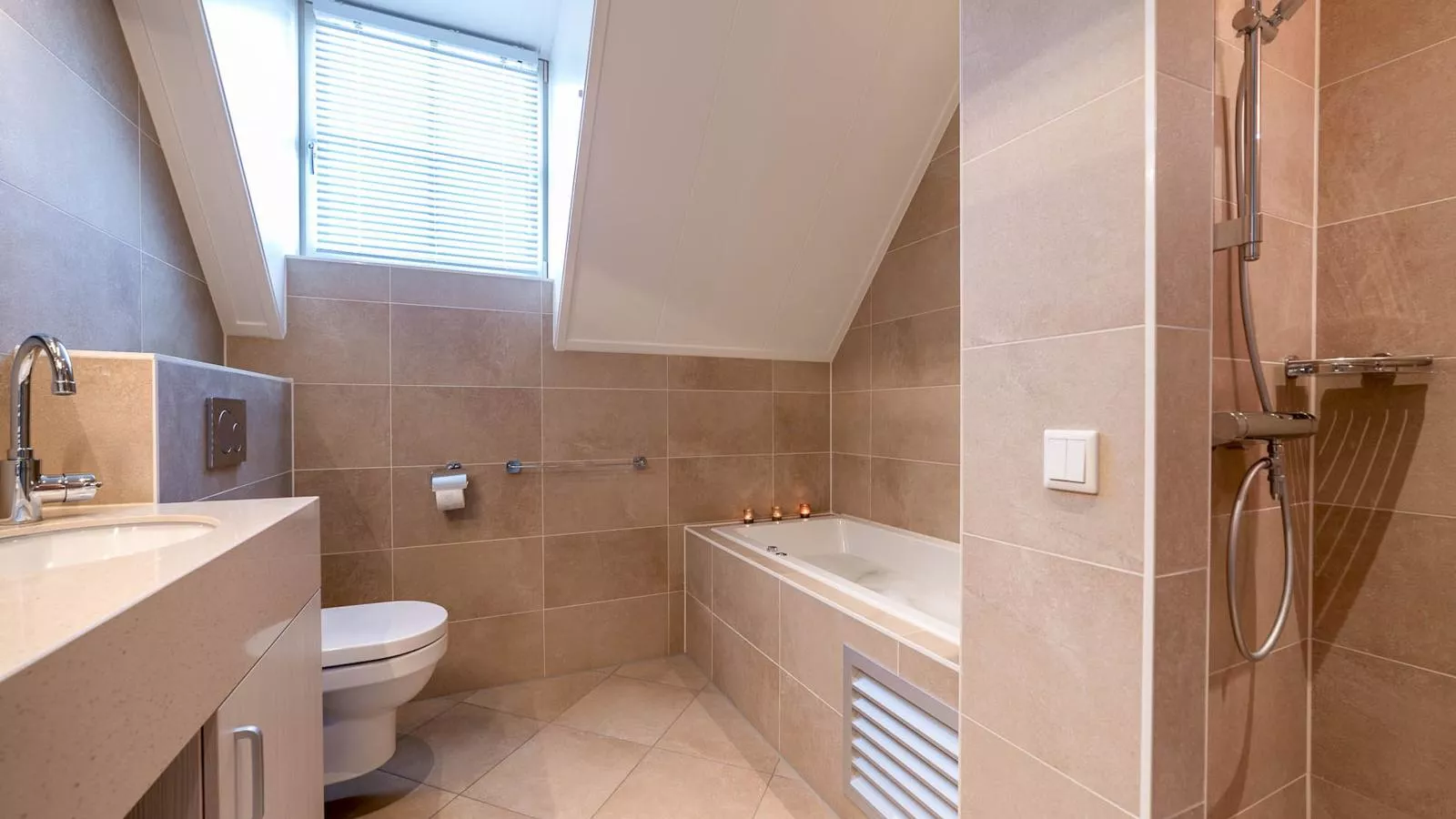 Coast Comfort-Badezimmer