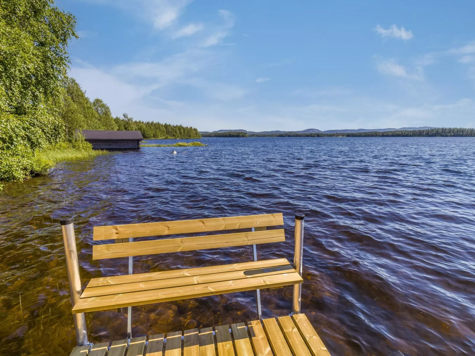 Ruka-kitkan käki-Outside