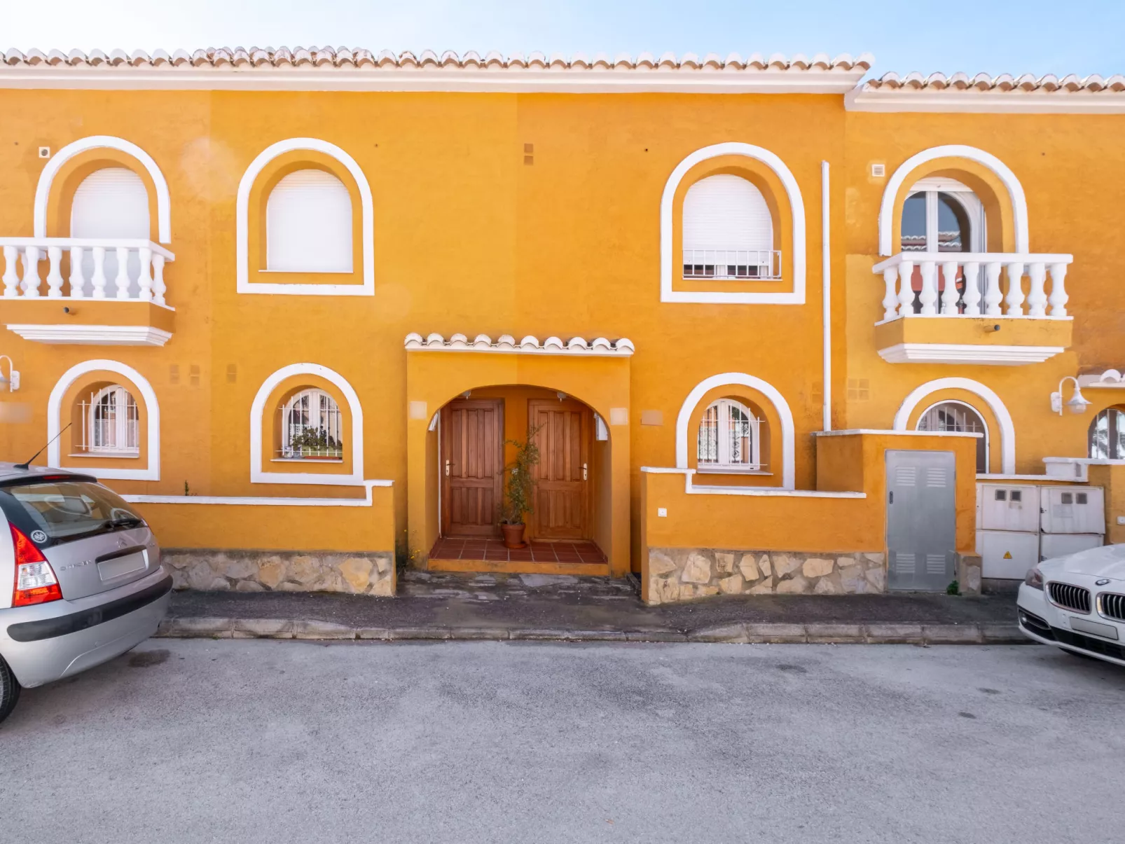 Pueblo de la Paz-Outside