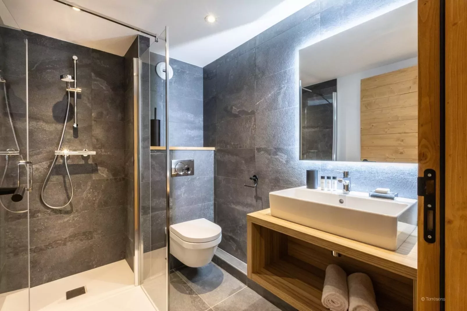 CHAPELLE DABONDANCE Le Flocon Blanc A48P-Salle de bain