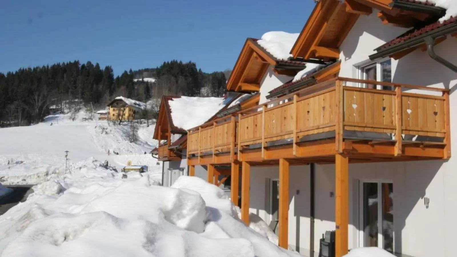 Kipaji 2-Exterior winter