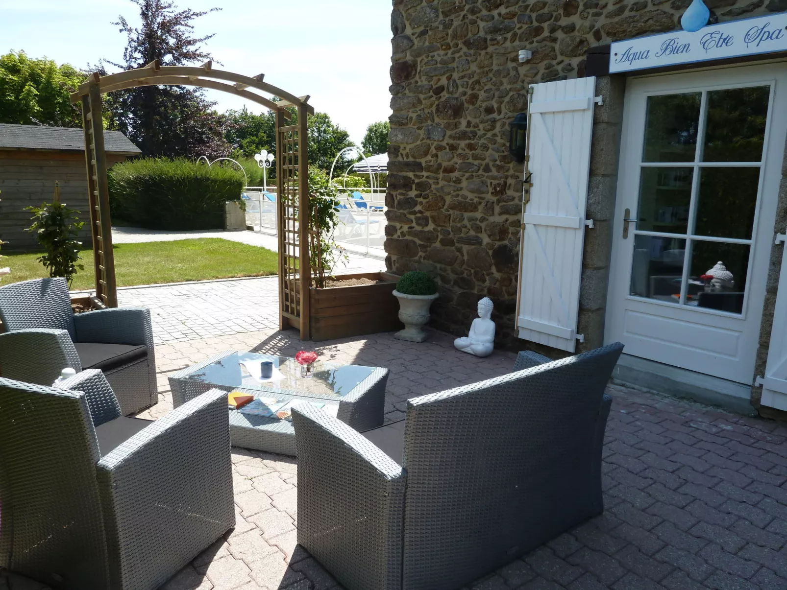 Le Belhem-Drinnen