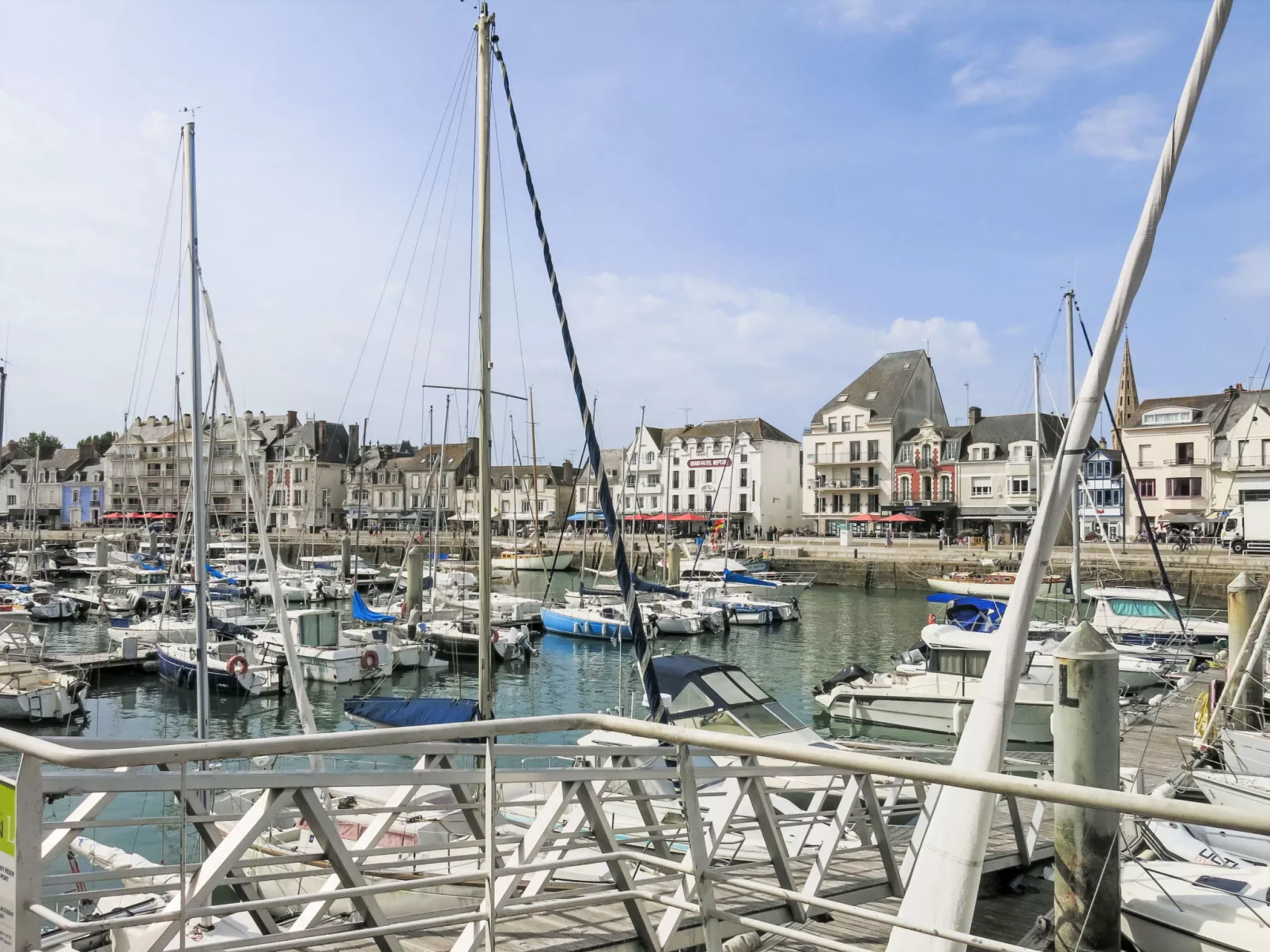 Charme du Pouliguen-Outside