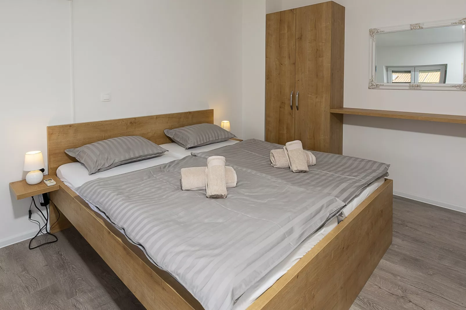 Villa Susanne with Private Pool-Schlafzimmer