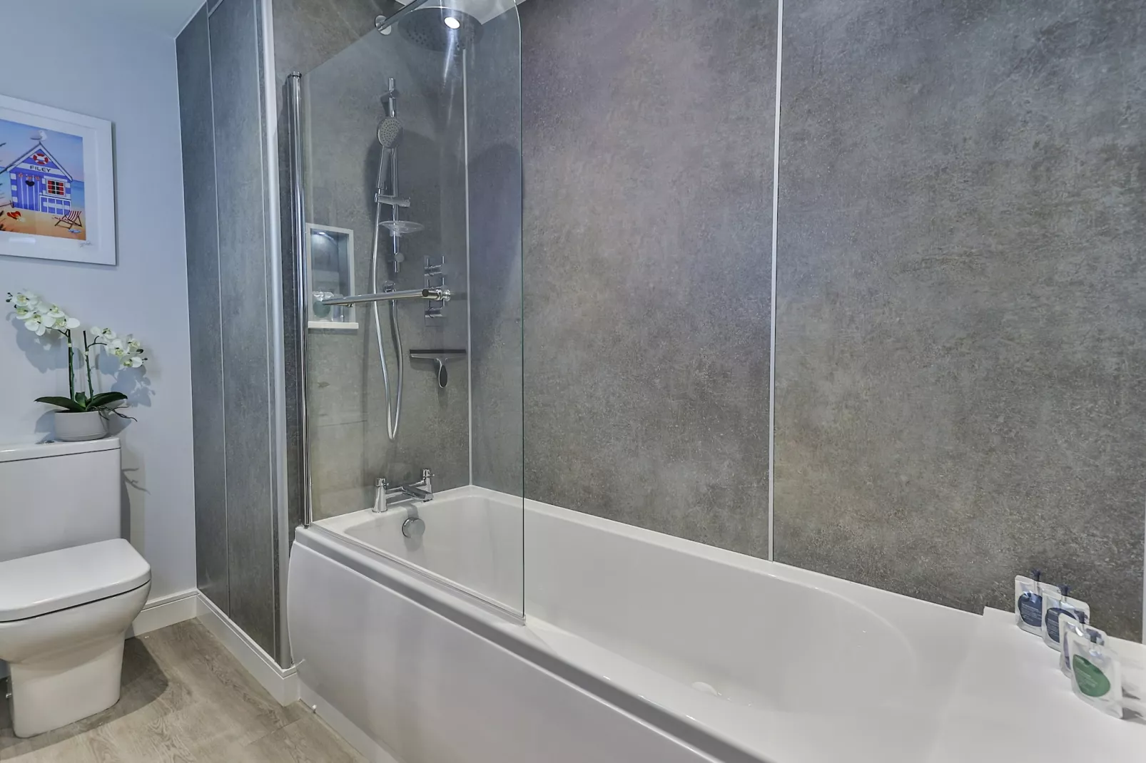 Belle House, Apt 1-Bathroom