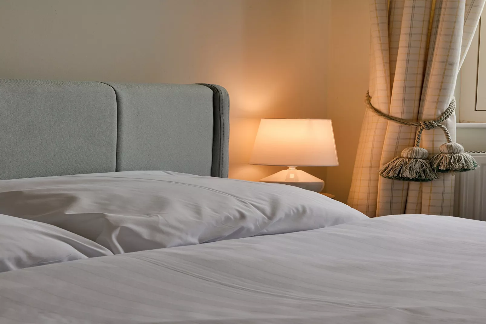 Fox and Hare-Bedroom