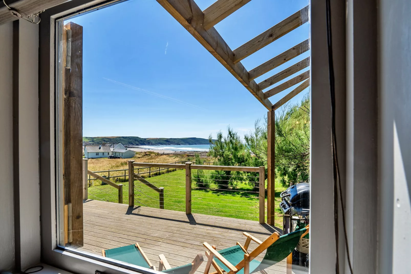 Driftwood-Terrace balcony