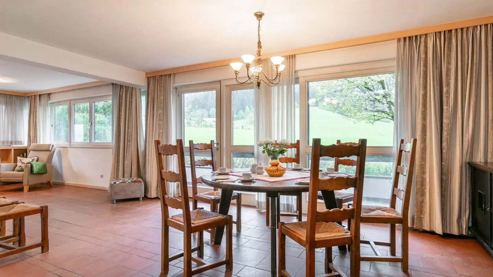 An der Schiwiese-Dining room