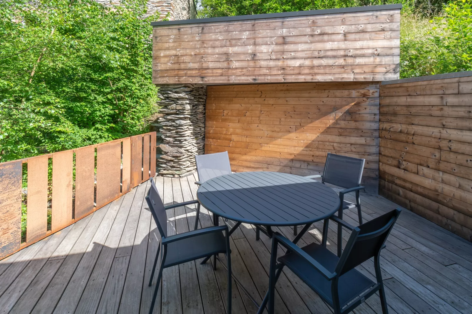 The Cave-Balcon-terrasse