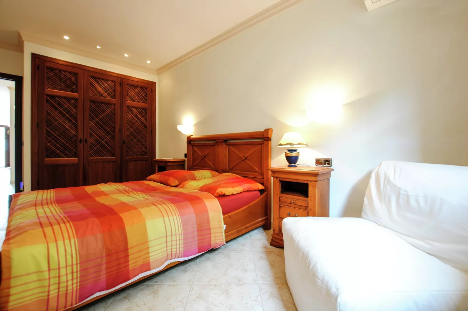 Wundeschönes & Nachhaltiges Casa Cap Vermell-Schlafzimmer