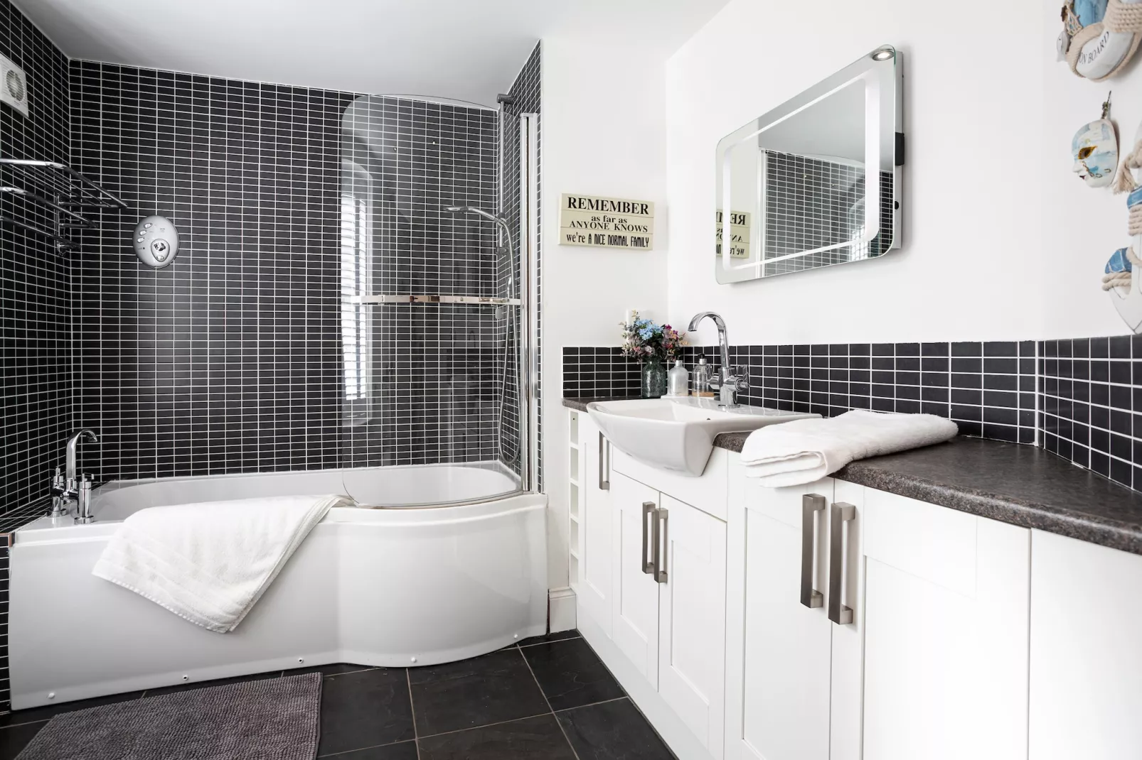 Lighthouse Cottage-Bathroom