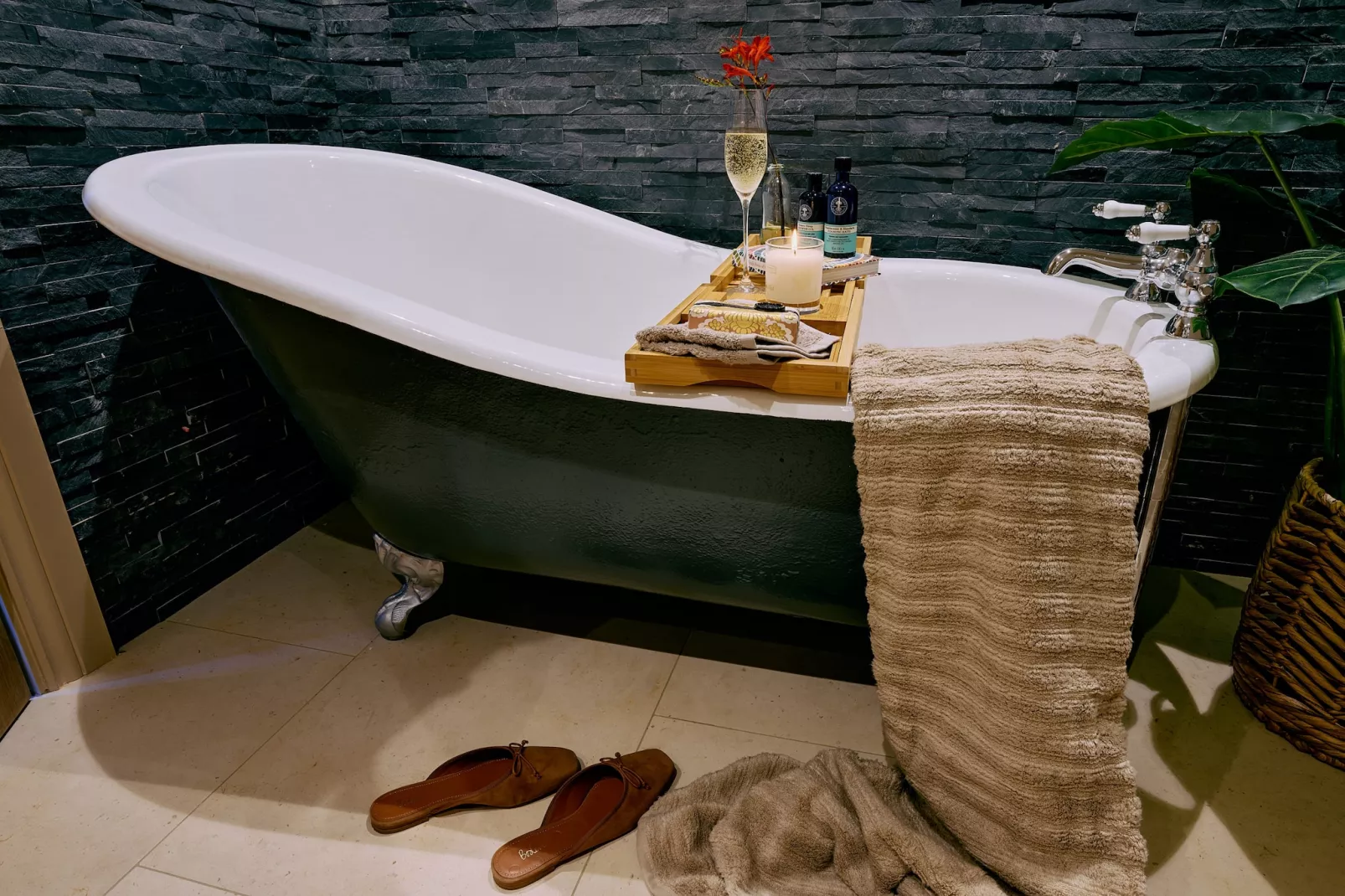 The Shooting Lodge at Mount Pleasant Barns-Bathroom