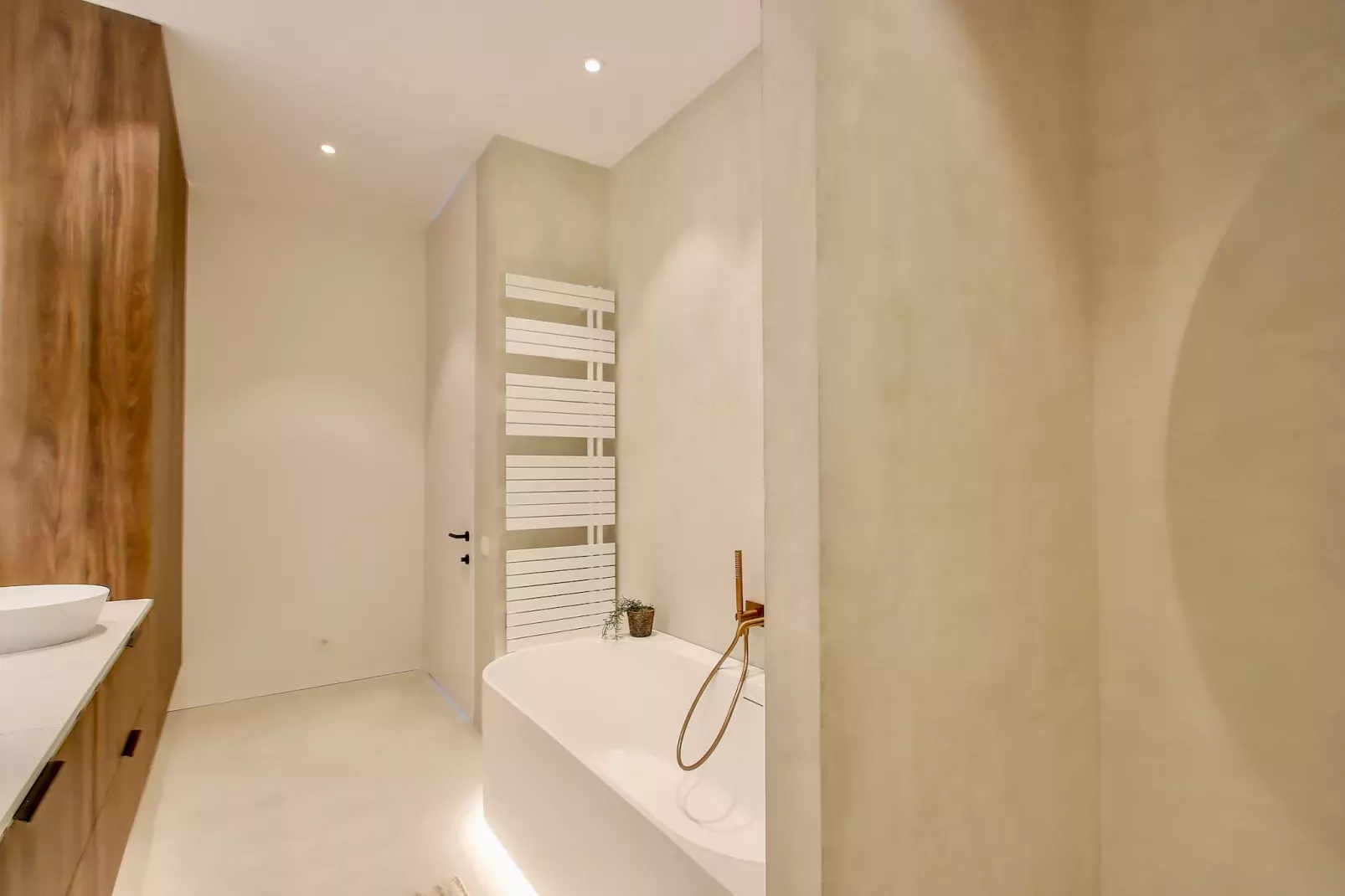 SCORPIO A/B-Bathroom