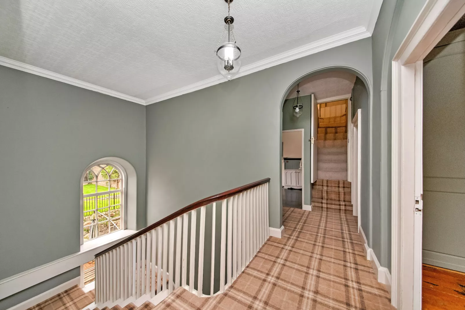 Low Green Cottage-Landing