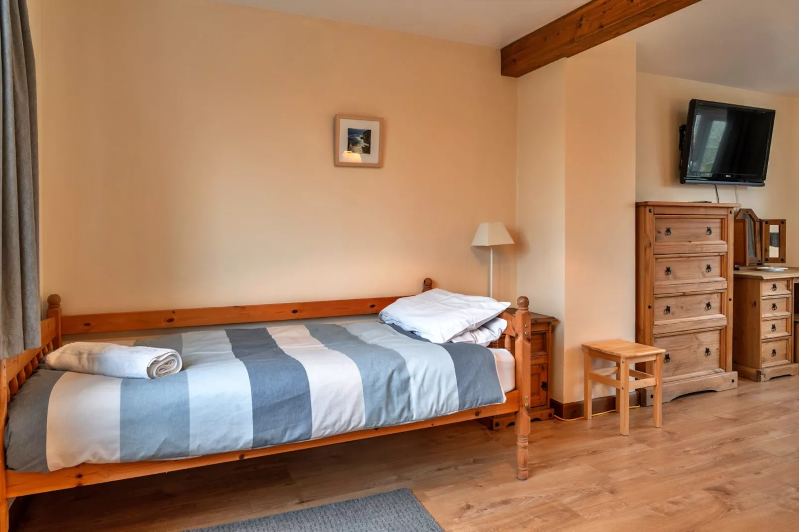 No.1 Gladys' Orchard-Bedroom
