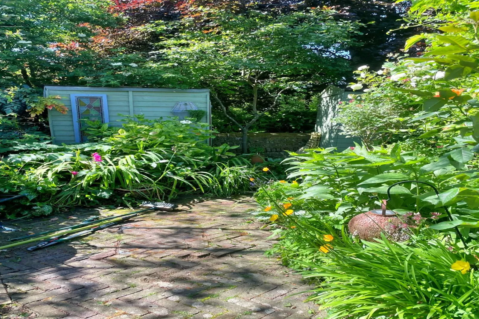 123, High Street-Gardens summer