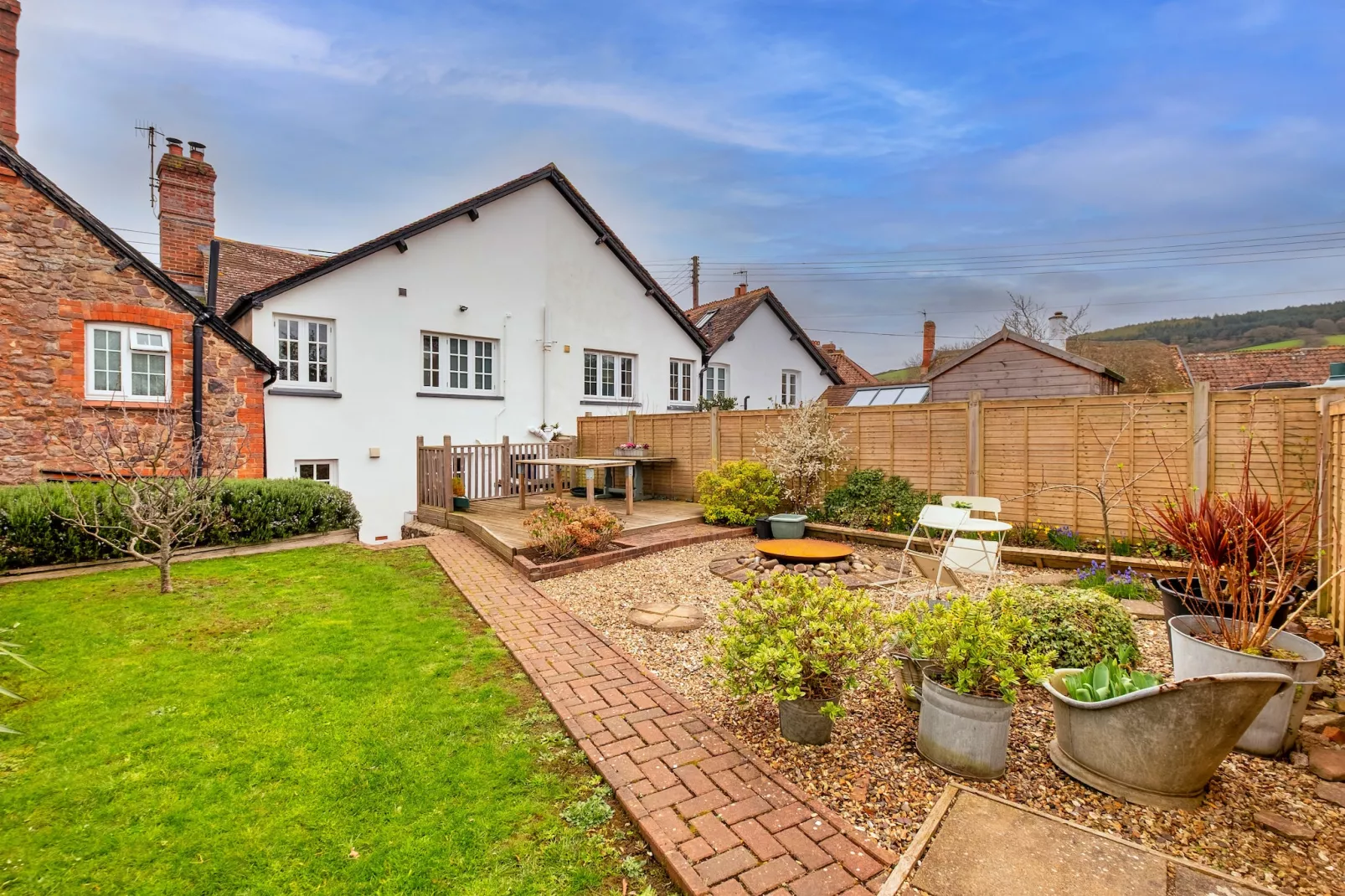 3 Elm Cottage-Gardens summer