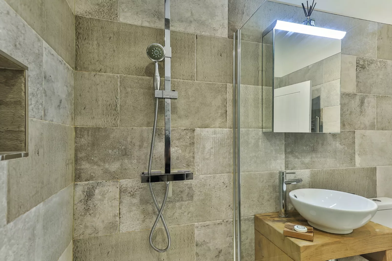 Middle Warble Stables-Badezimmer