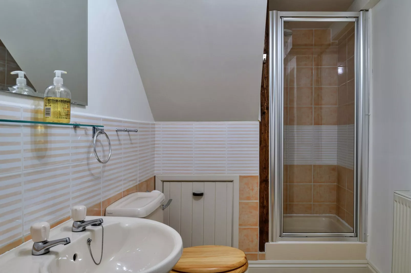 Hope House (Ty-Gobaith)-Bathroom