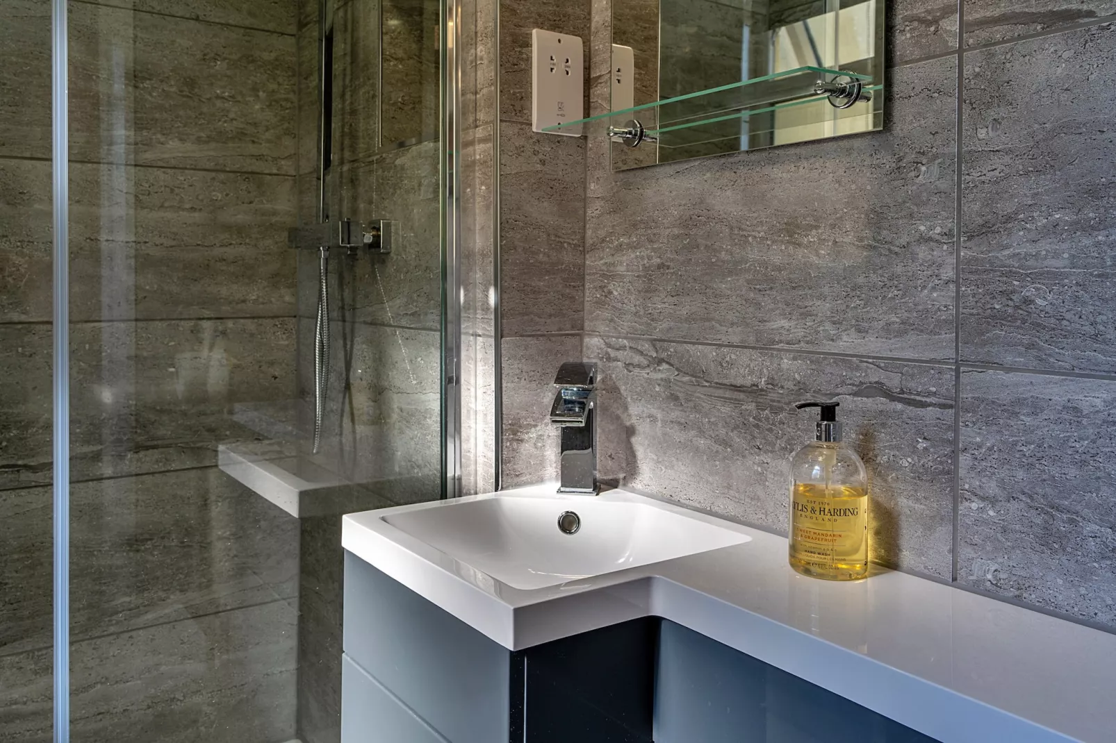 The Annexe at Rosebud Cottage-Bathroom