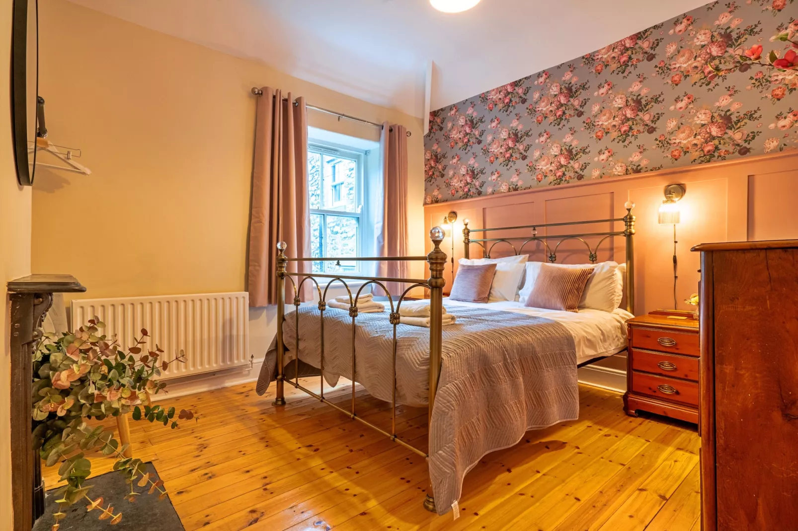The Cottage at Tideswell-Bedroom