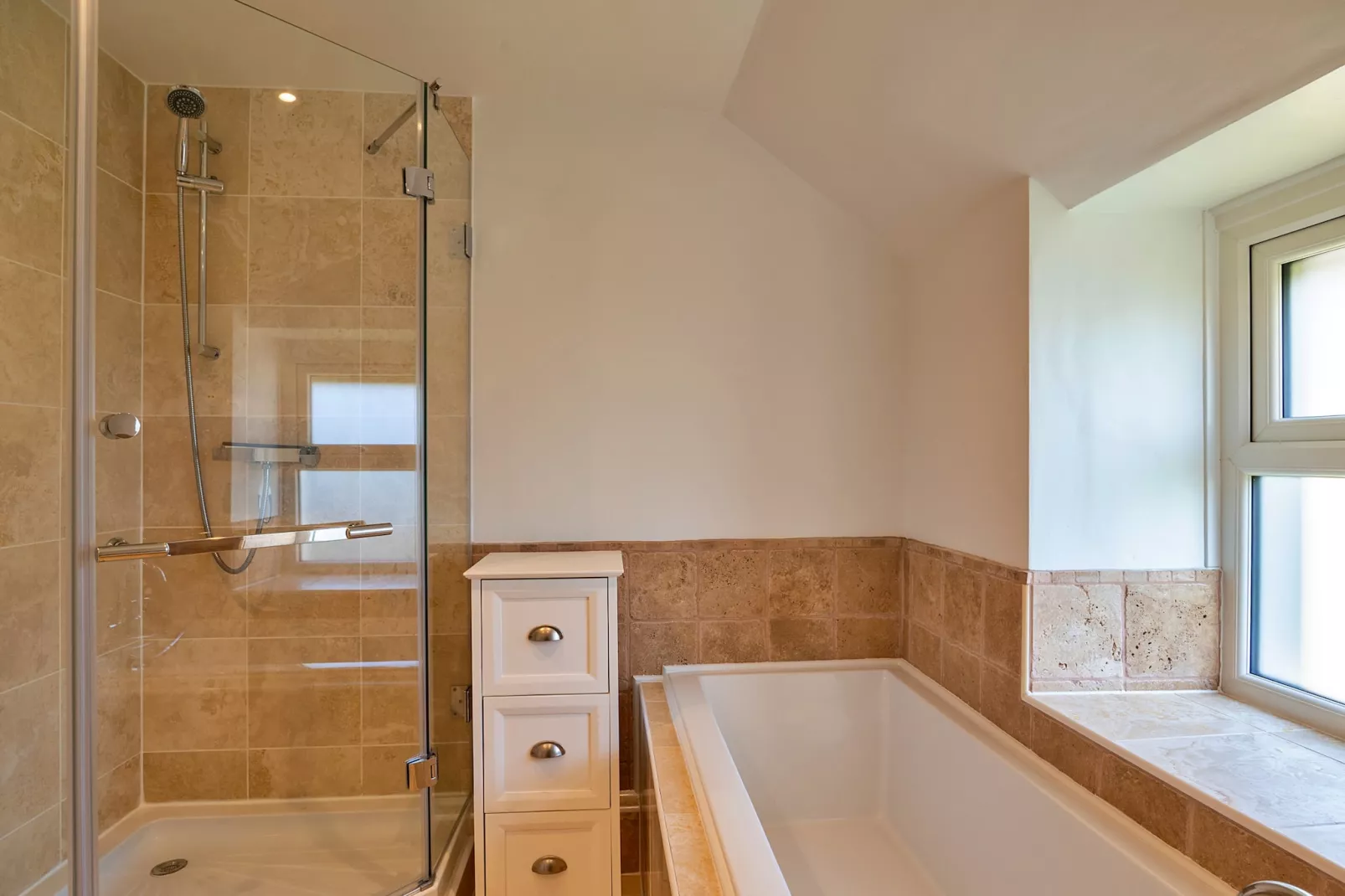 Trethew Cottage-Bathroom