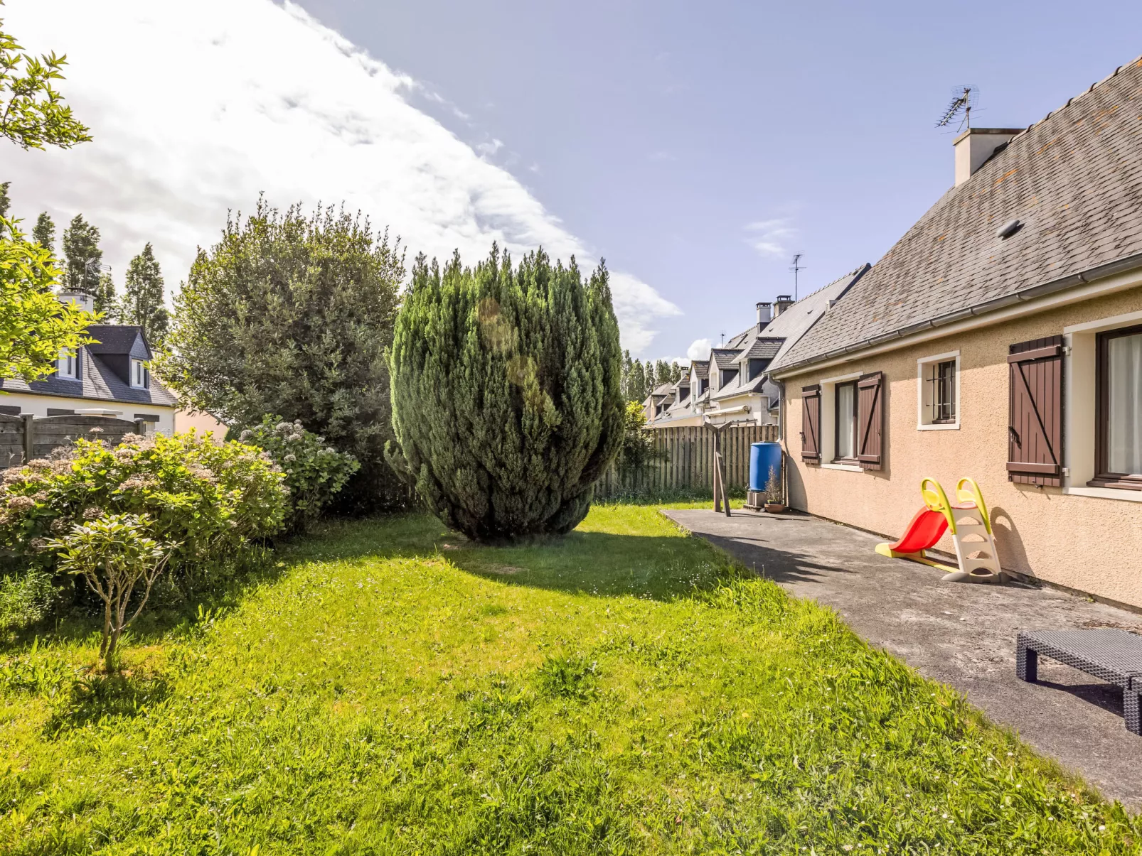 Le Petit Moulin-Outside