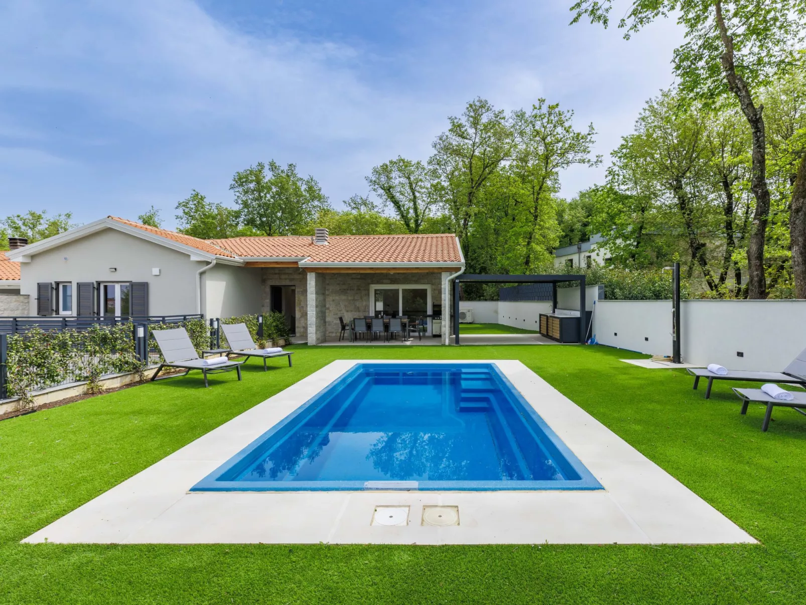 Villa Zoia-Outside