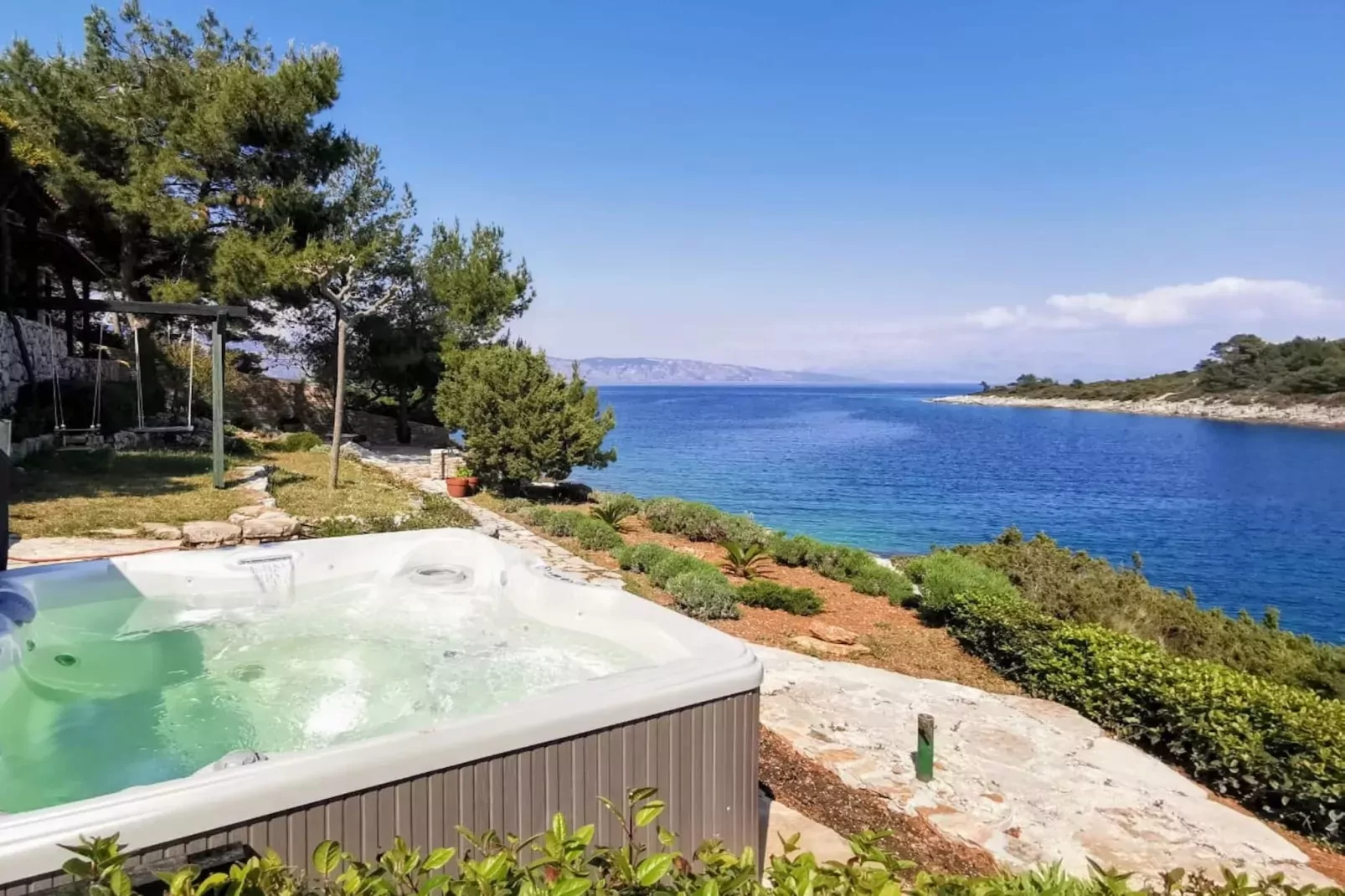 Blissful Bay Apartments Vrboska - One Bedroom Apartment with Balcony (owner Smokva)-Außenbereich