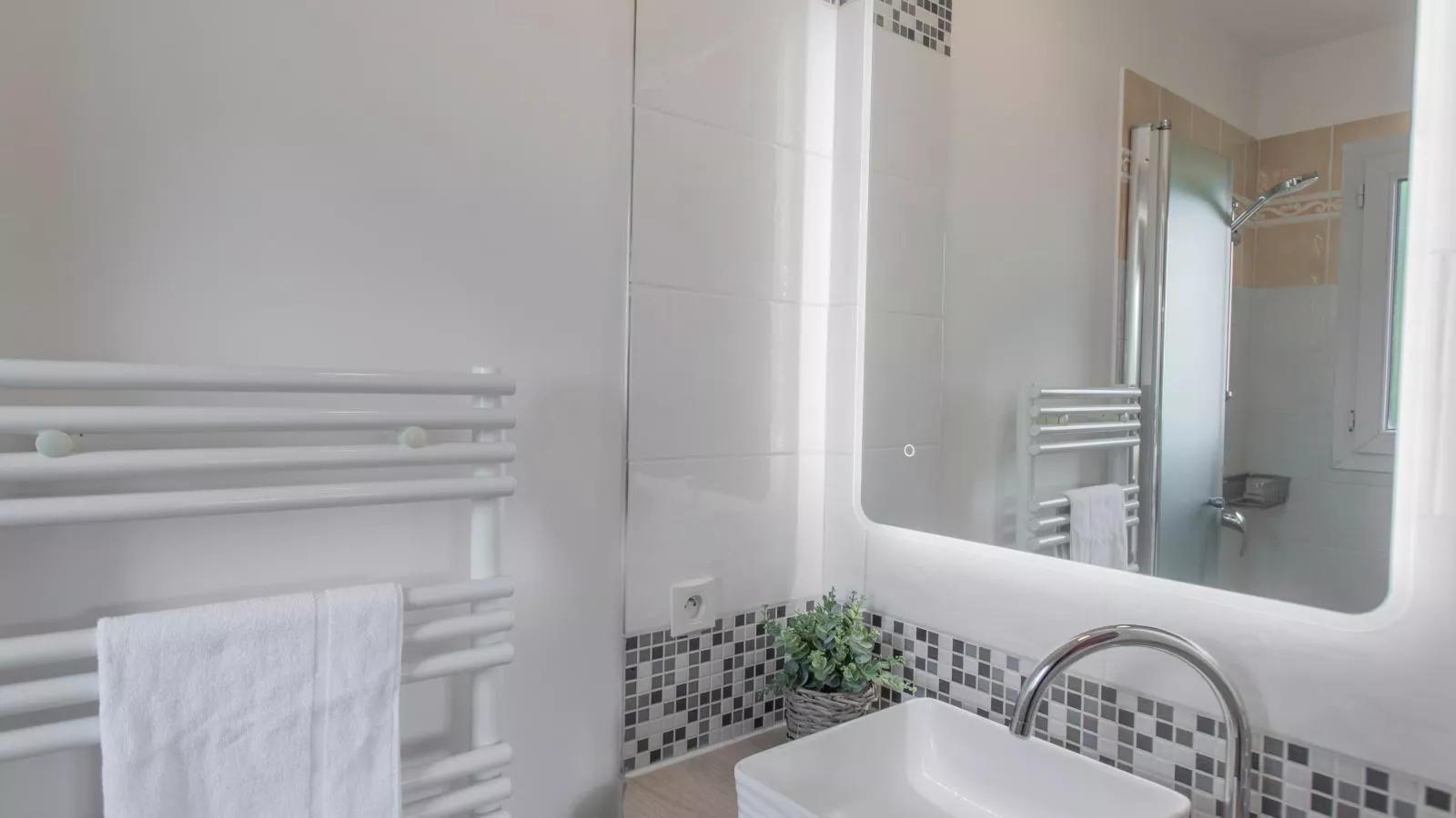 Les Collines-Bathroom