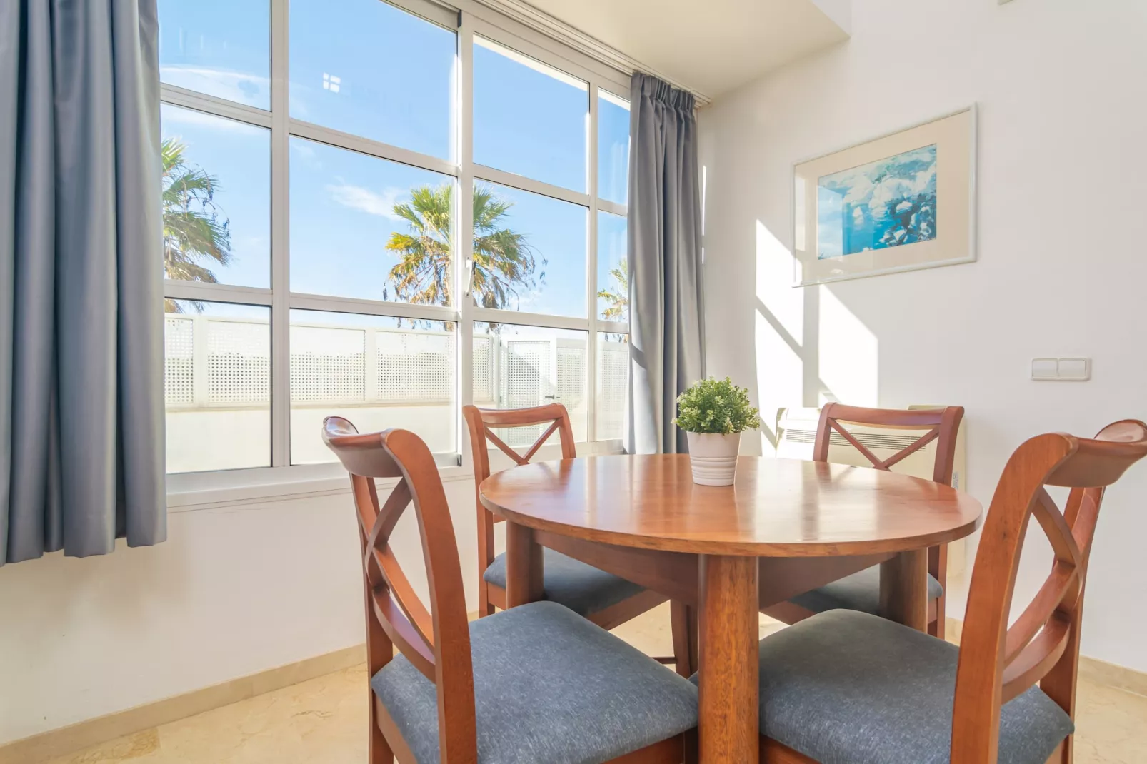 Tampa Bay V3b3-Dining room
