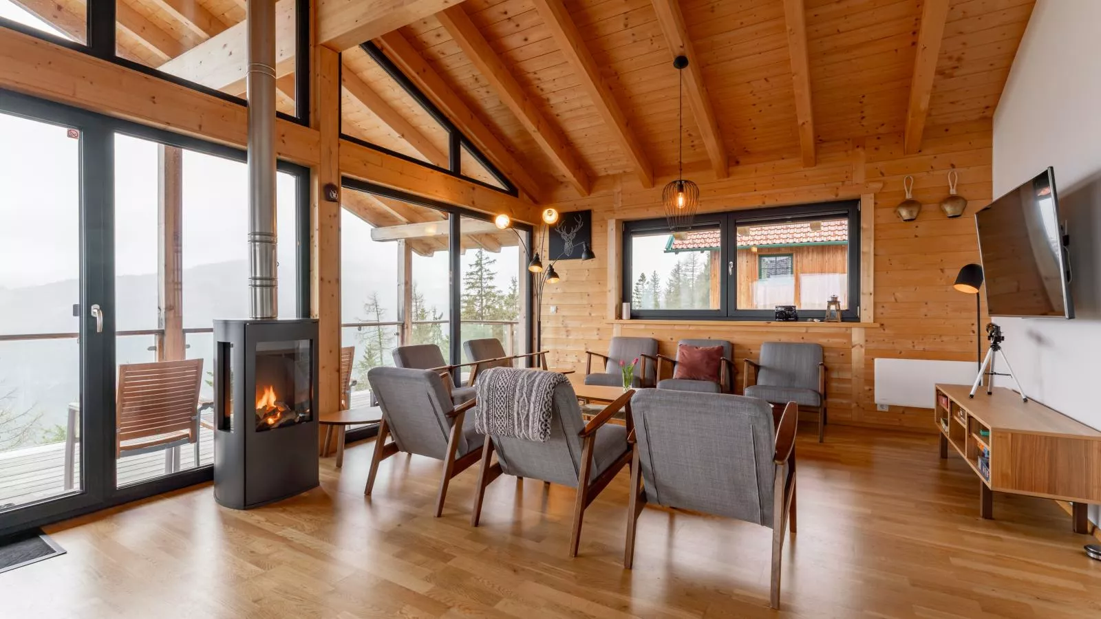 Alpina Lodge-Living room