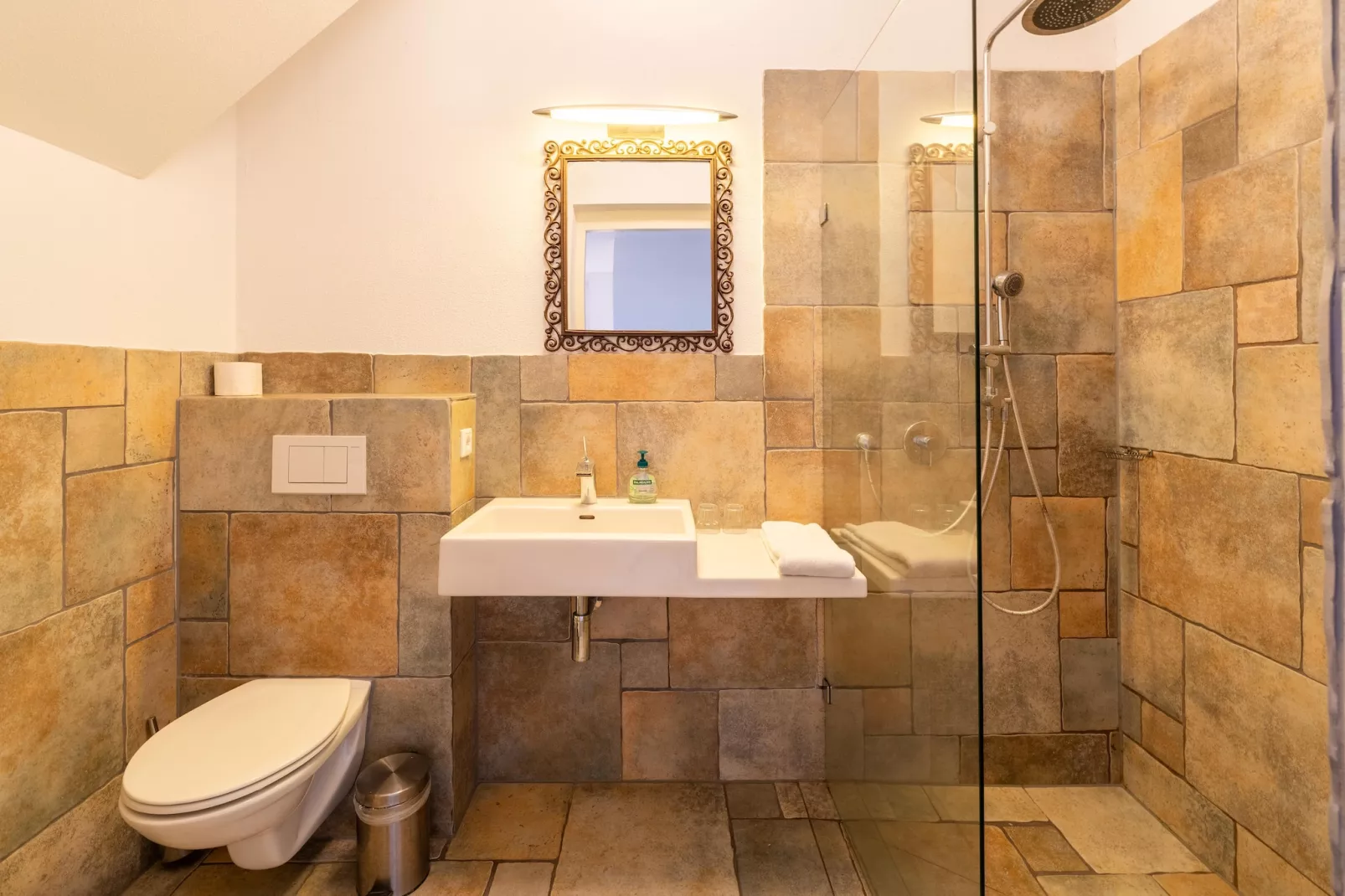 De Slaapfabriek-Bathroom