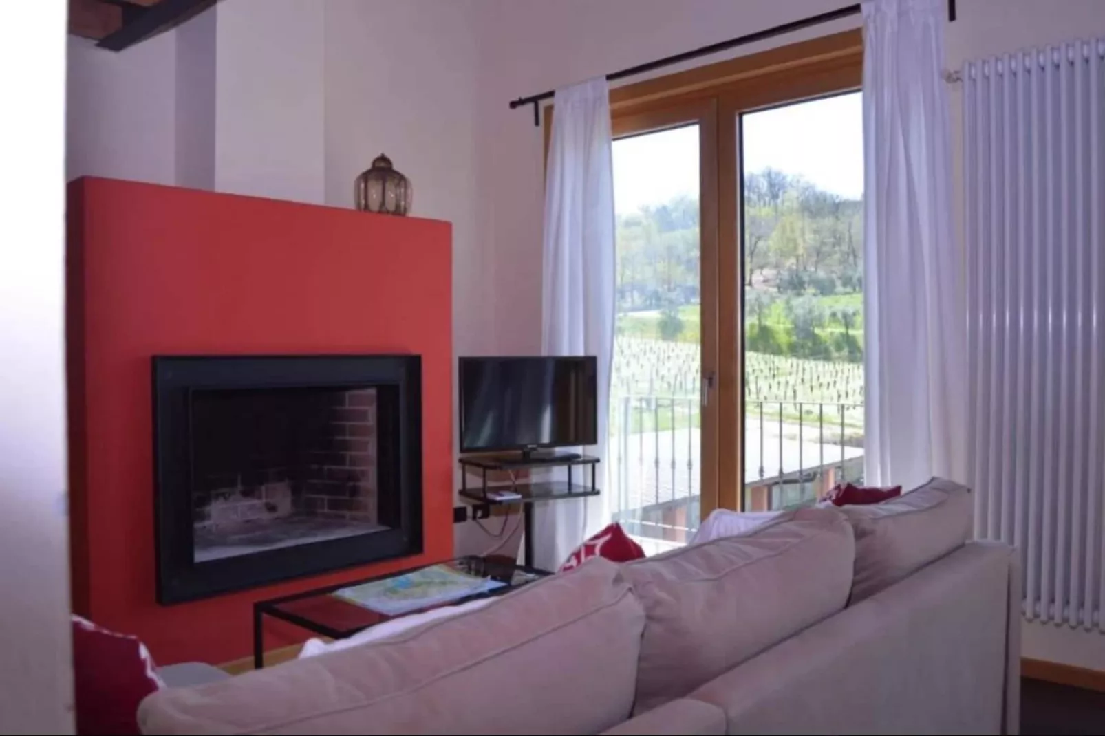 Chardonnay-Living room