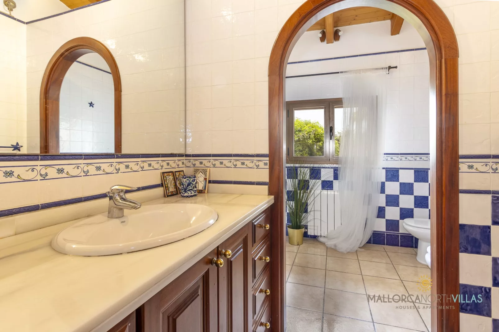 Villa Alejandra con piscina privada y gran jardín-Salle de bain