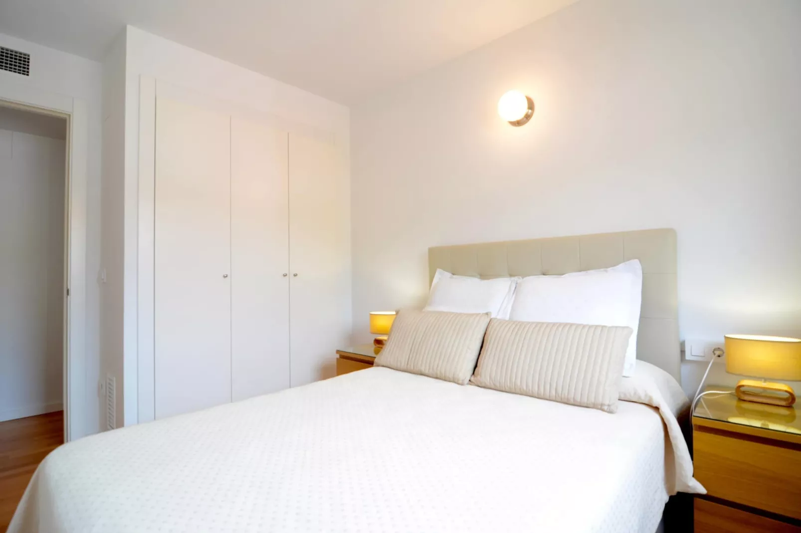 ESGLESIA 7-Bedroom