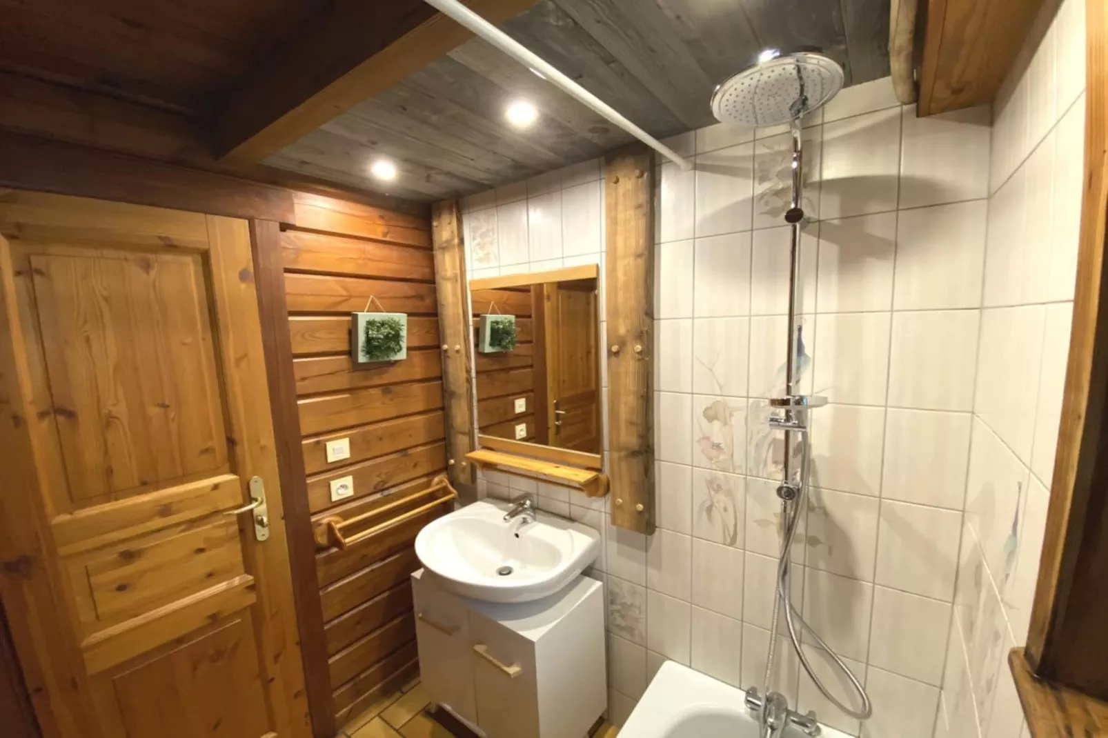 LE GRIZZLY Chalet en bois au calme-Badezimmer
