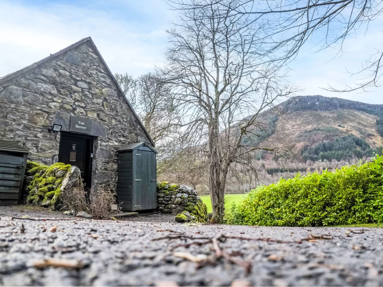 The Romantic Bothy-Outside