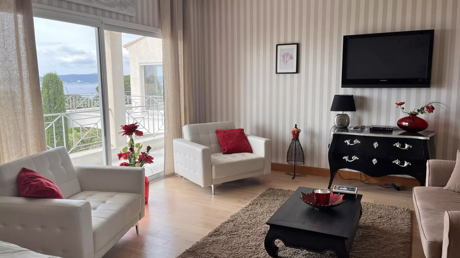 La Meréveil-Bedroom