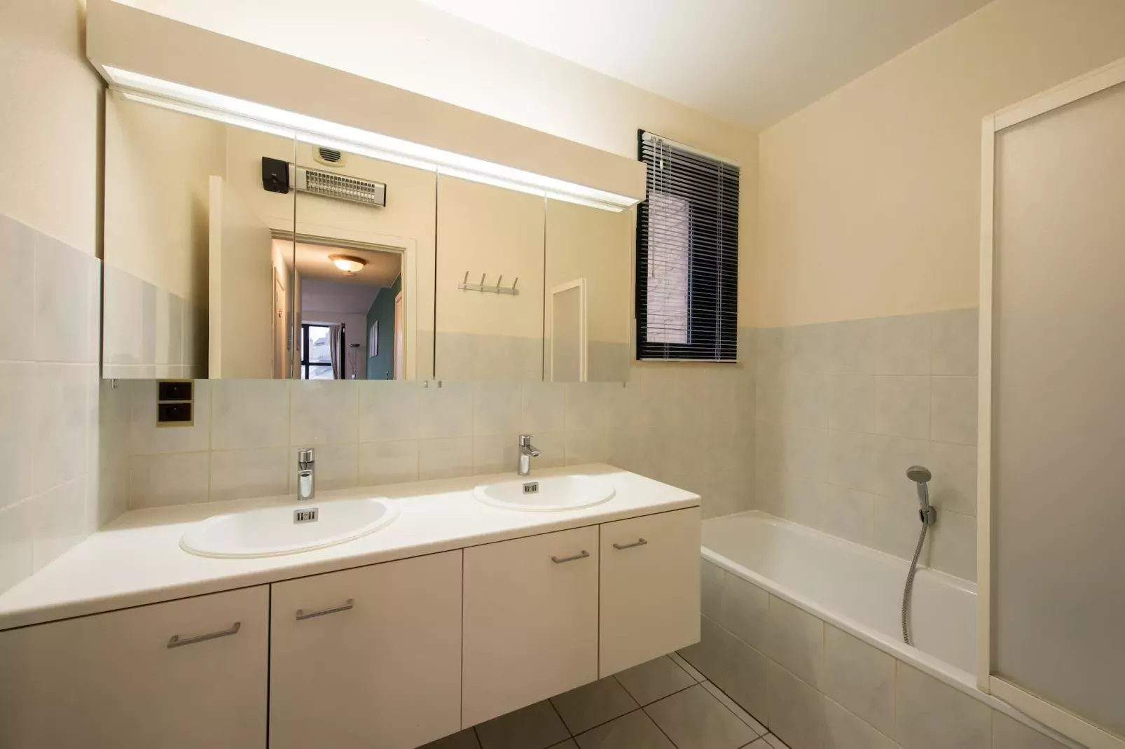 Delphine A - 101-Bathroom