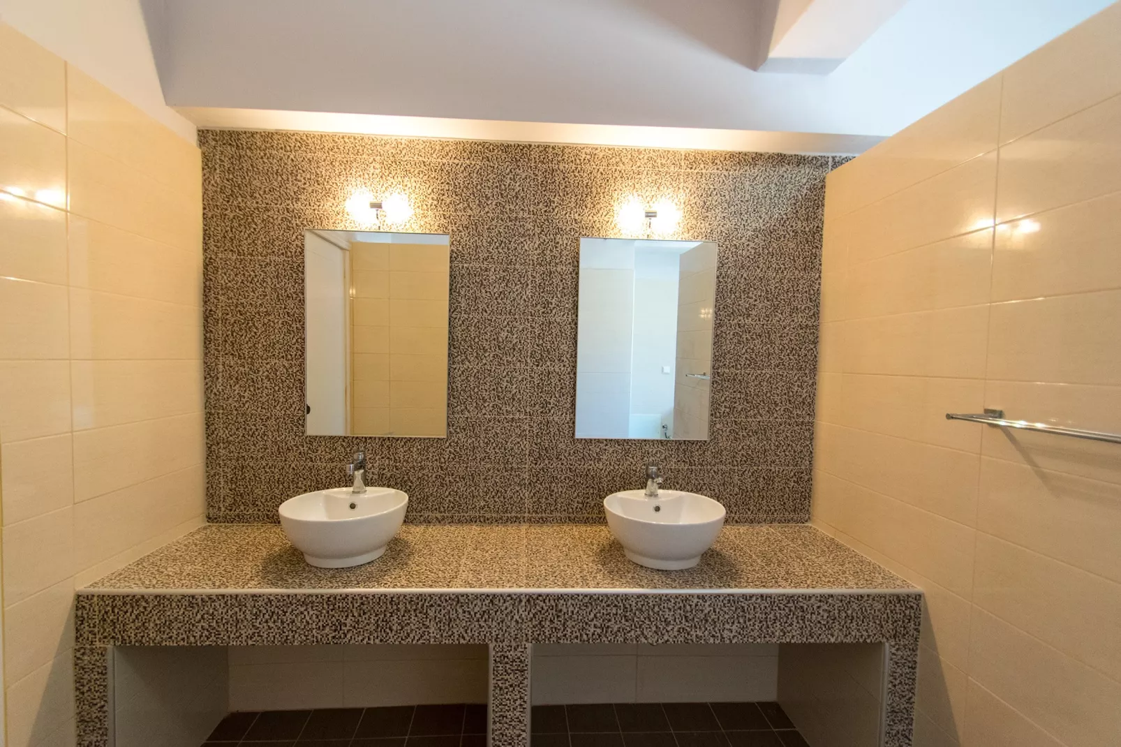 Mary Beach 1-Bathroom