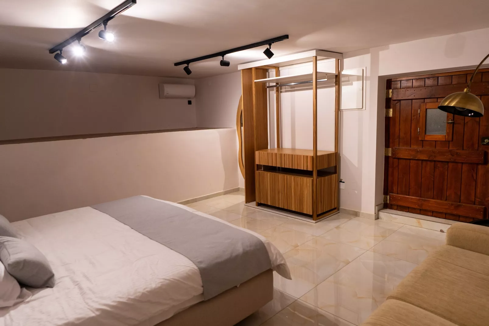 Ami Manoir-Bedroom