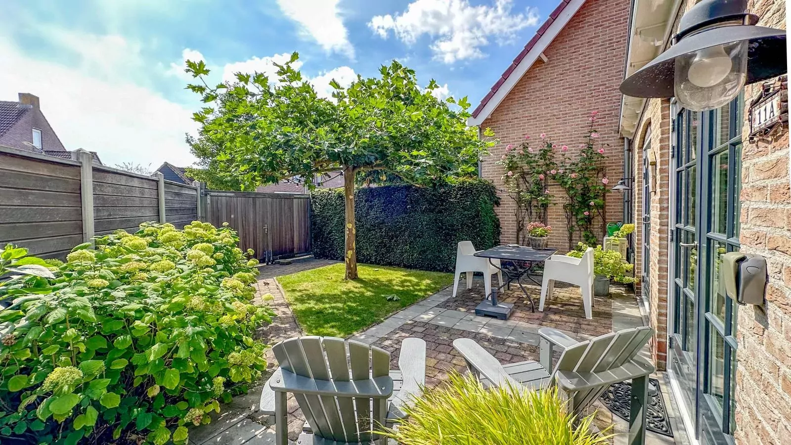 Enjoy for two-Gardens summer