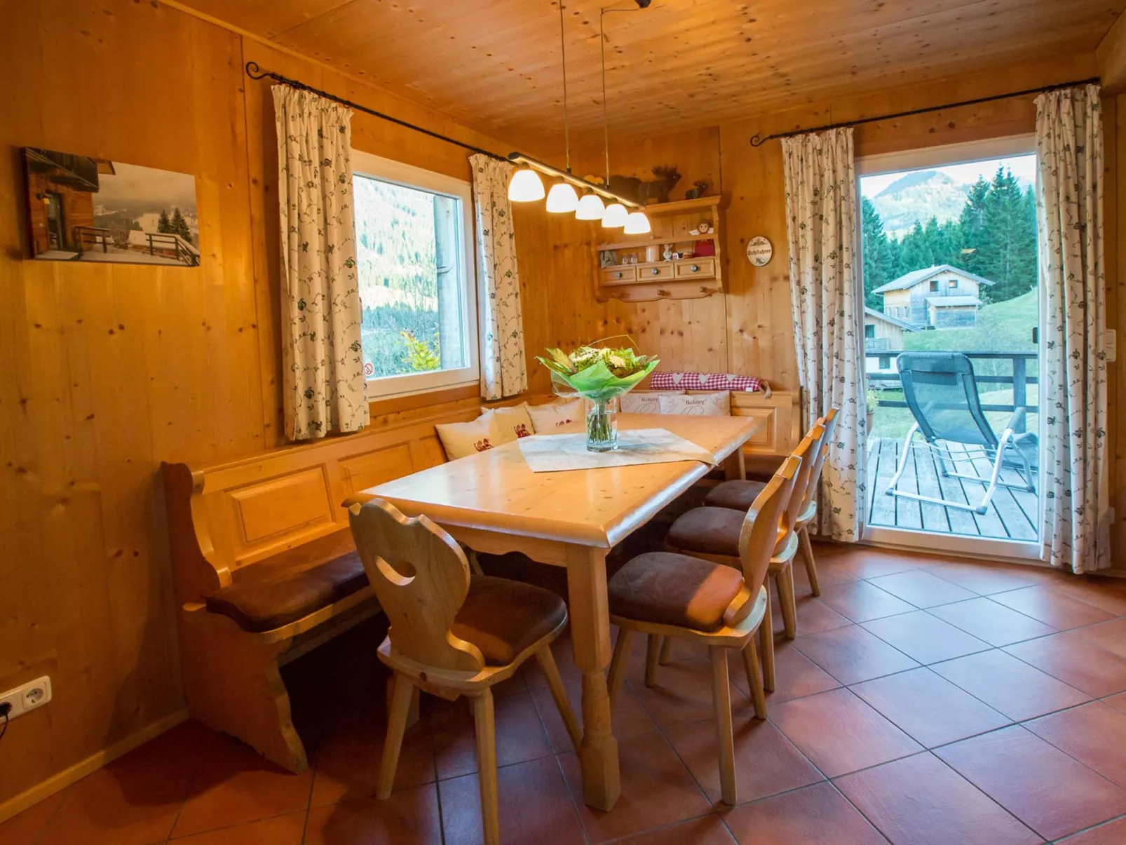 Mit 3 Schlafzimmern 8 Personen-Drinnen